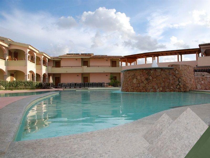 Nyce Club Sport Village Badesi Bagian luar foto